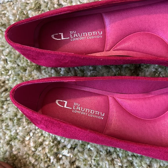 Deep pink suade shoes. - Picture 5 of 5
